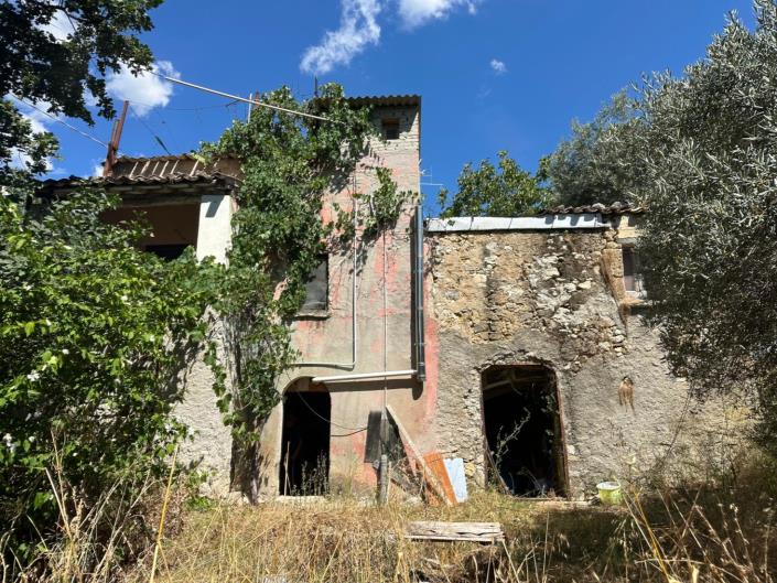 Image No.3-3 Bed Property for sale