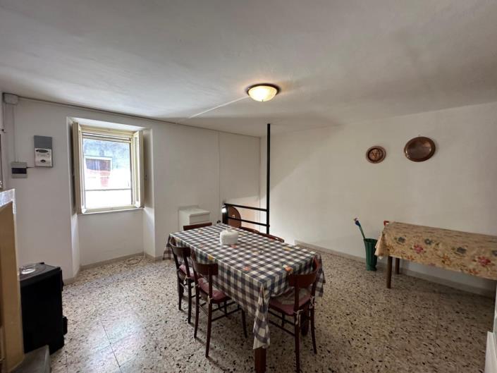 Image No.7-2 Bed Property for sale