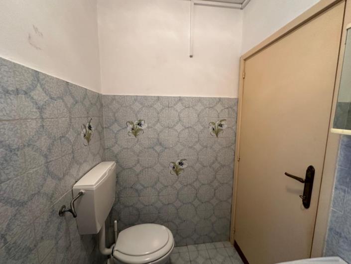 Image No.16-2 Bed Property for sale