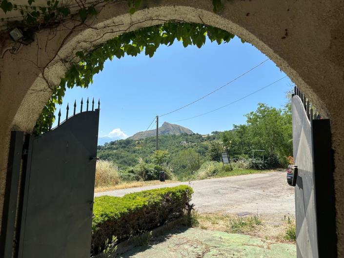 Image No.2-3 Bed Property for sale