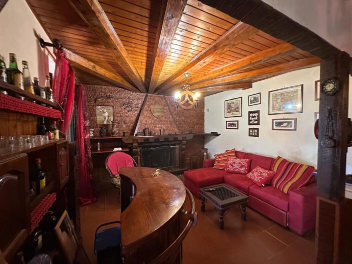 Corvara, Property