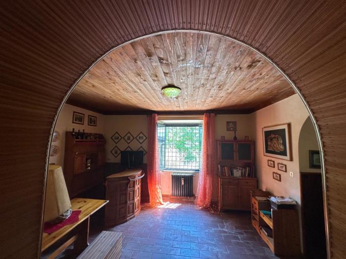 Image No.17-3 Bed Property for sale