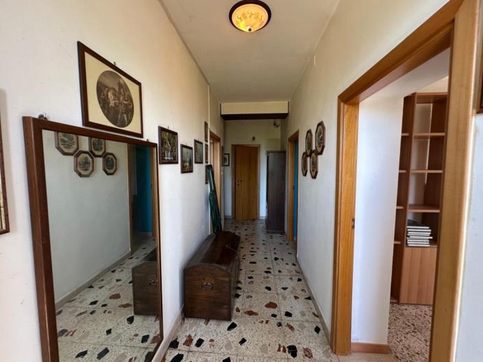 Image No.24-3 Bed Property for sale