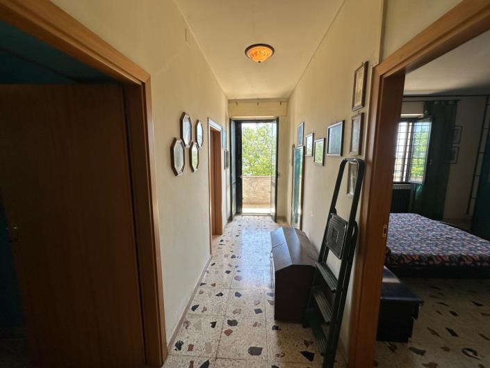 Image No.25-3 Bed Property for sale