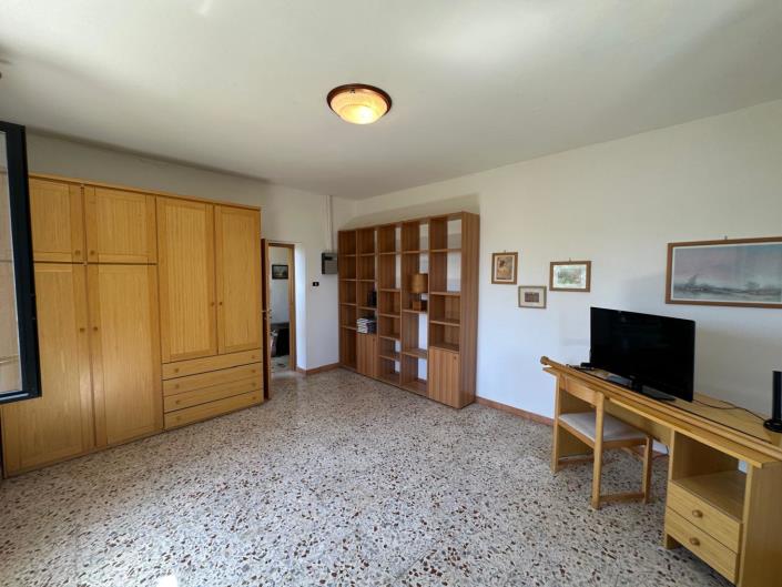 Image No.32-3 Bed Property for sale