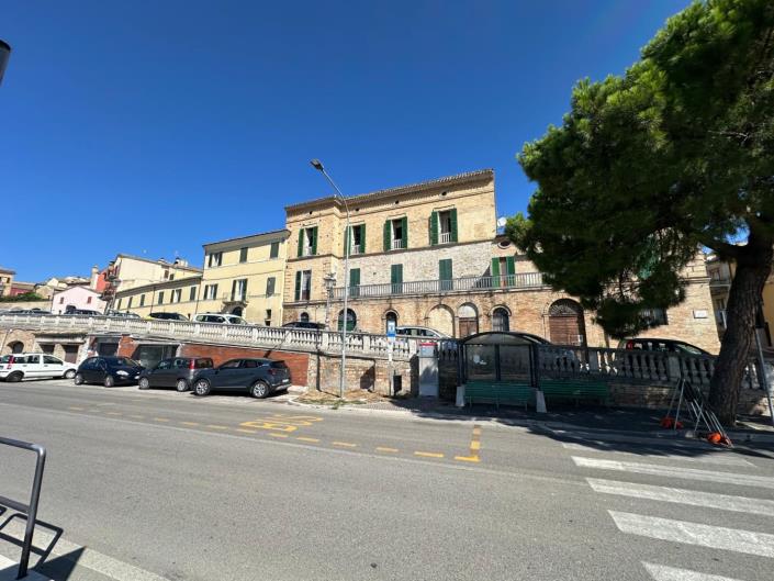 Image No.2-Propriété de 3 chambres à vendre à Atri