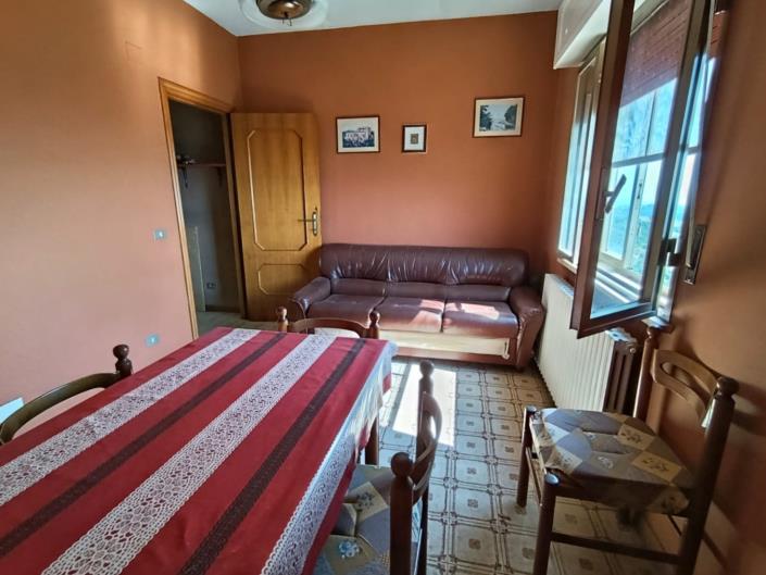 Image No.8-2 Bed Property for sale