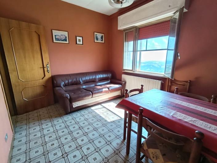 Image No.9-2 Bed Property for sale