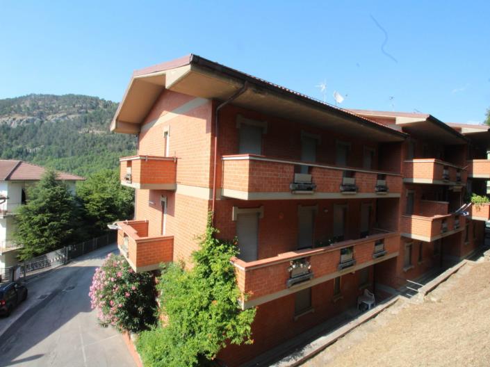 Image No.2-Appartement de 2 chambres à vendre à Caramanico Terme