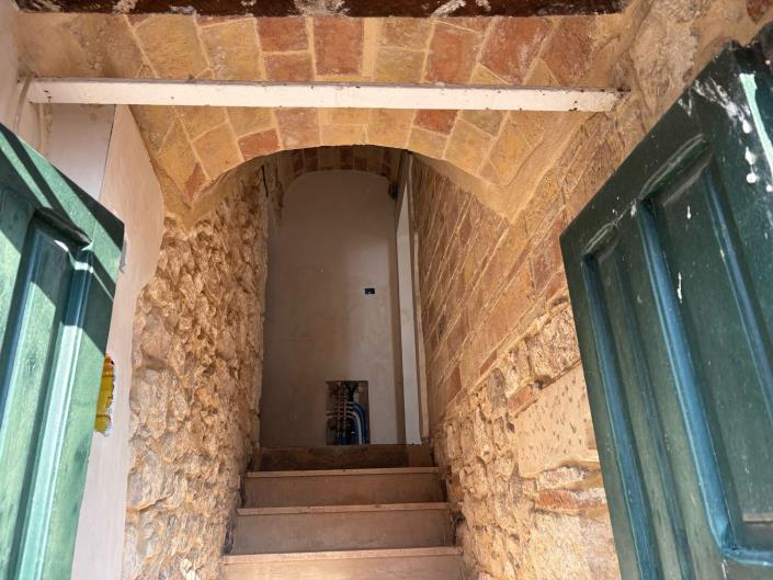 Image No.4-2 Bed Country Property for sale