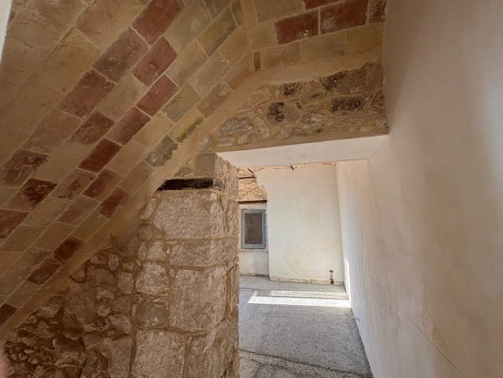 Image No.6-2 Bed Country Property for sale