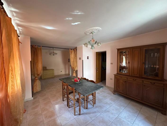 Image No.12-2 Bed House for sale