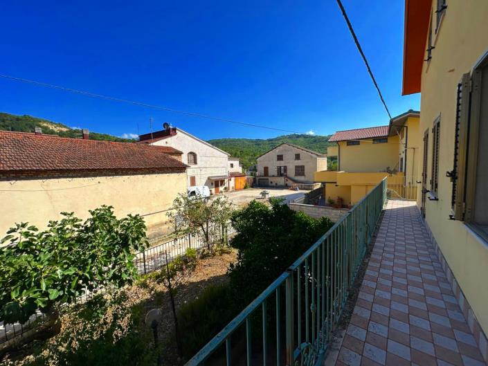 Image No.32-2 Bed House for sale