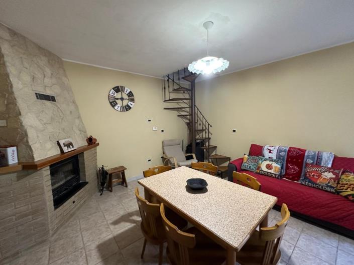 Image No.8-4 Bed Property for sale