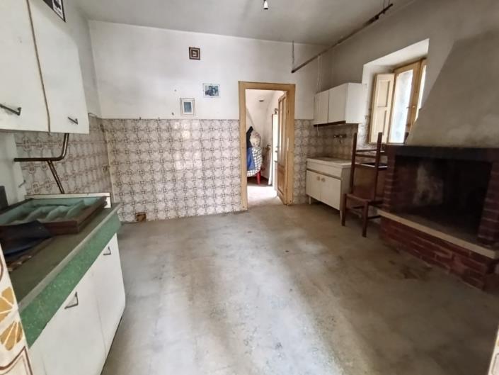 Image No.6-4 Bed Property for sale