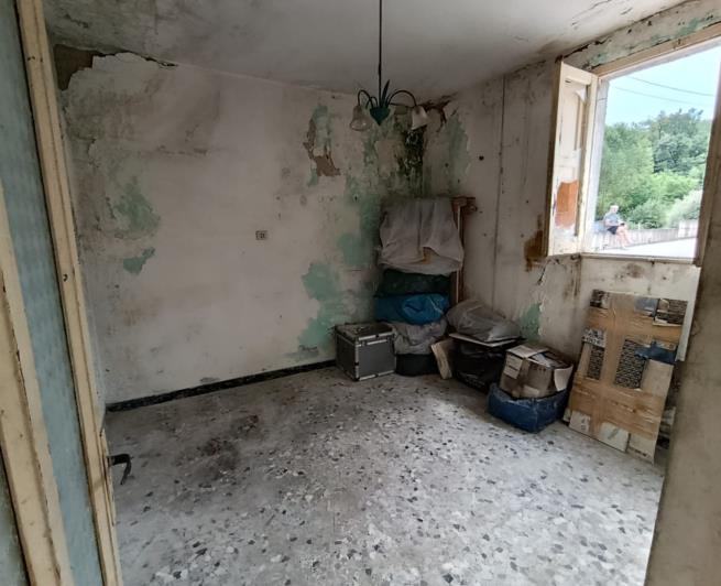 Image No.8-4 Bed Property for sale