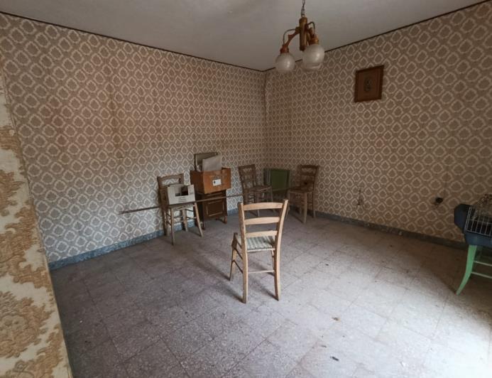 Image No.12-4 Bed Property for sale