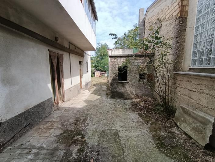 Image No.22-4 Bed Property for sale