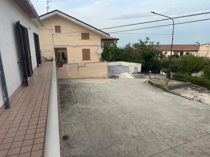 Image No.2-3 Bed Property for sale