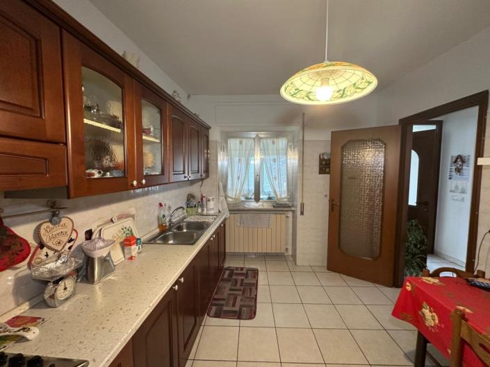 Image No.11-3 Bed Property for sale