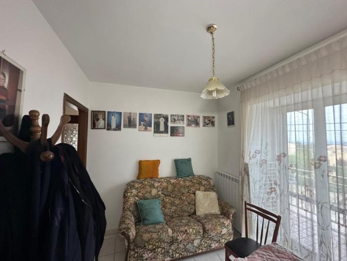 Image No.18-3 Bed Property for sale