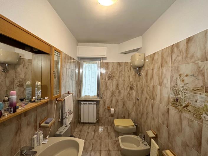 Image No.23-3 Bed Property for sale