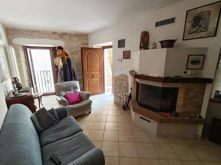 Image No.3-3 Bed Property for sale