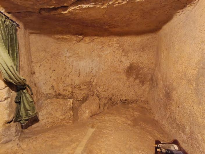 Image No.10-3 Bed Property for sale