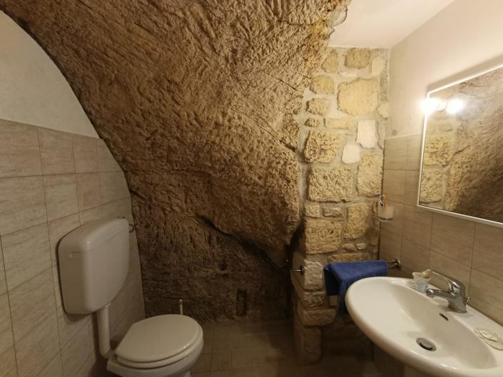 Image No.13-3 Bed Property for sale