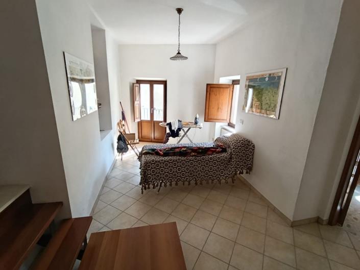 Image No.17-3 Bed Property for sale