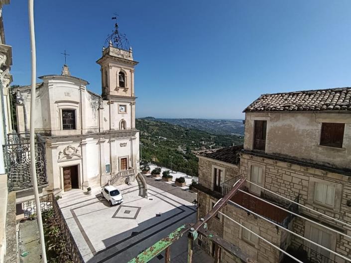 Image No.20-3 Bed Property for sale