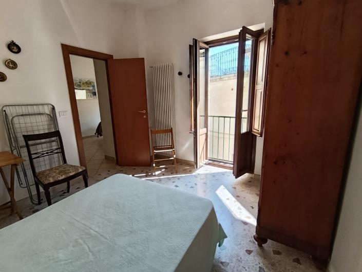 Image No.22-3 Bed Property for sale