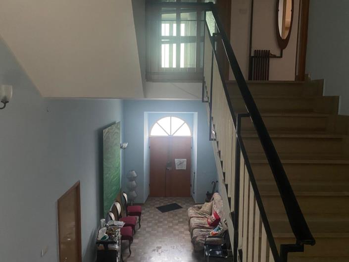 Image No.10-2 Bed Property for sale