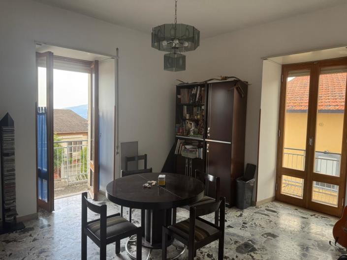 Image No.14-2 Bed Property for sale