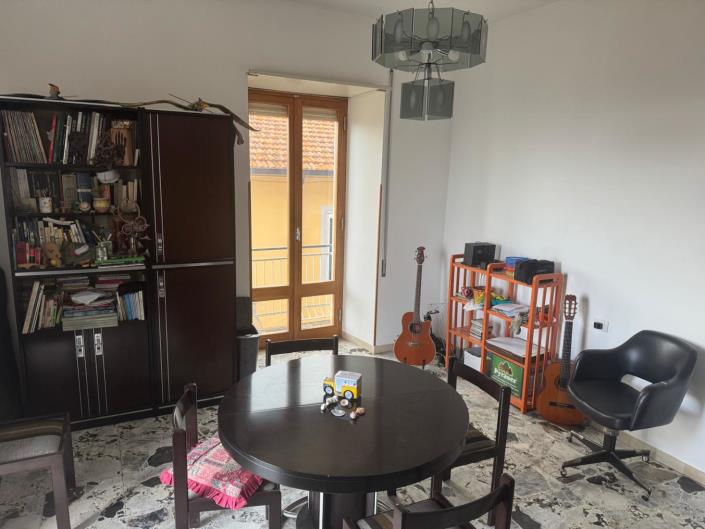 Image No.15-2 Bed Property for sale