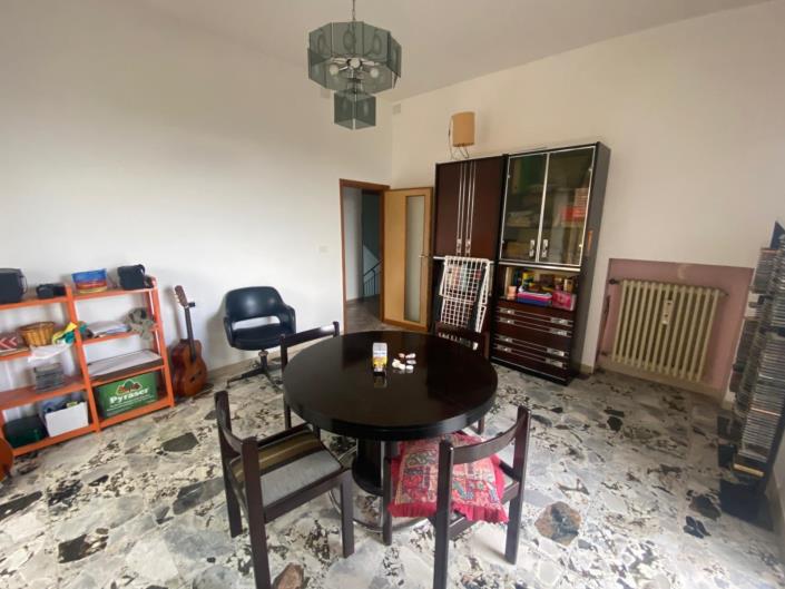 Image No.17-2 Bed Property for sale