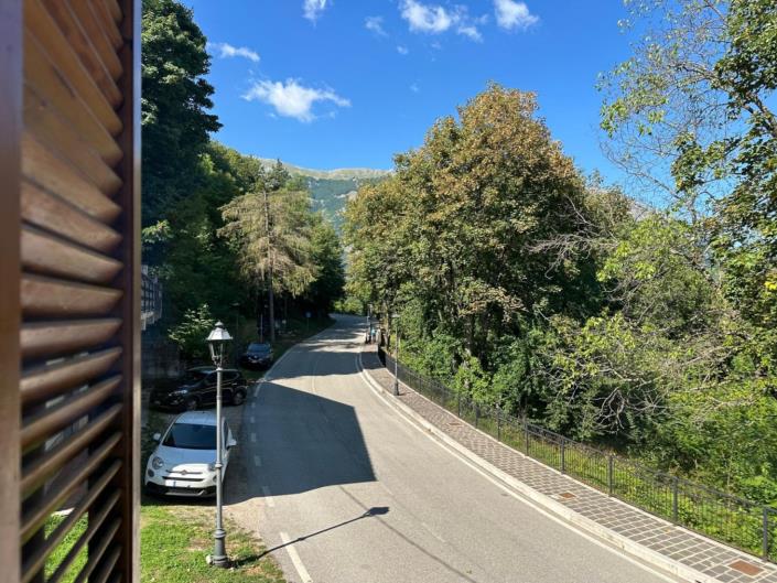 Image No.17-4 Bed Property for sale