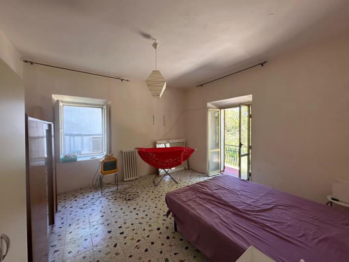 Image No.22-4 Bed Property for sale