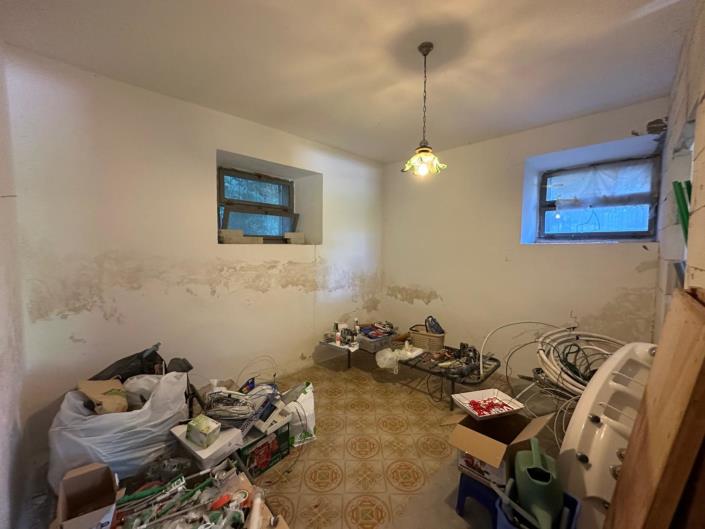 Image No.29-4 Bed Property for sale