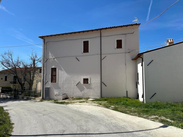 Image No.3-Propriété de 5 chambres à vendre à Villa Santa Lucia degli Abbruzzi