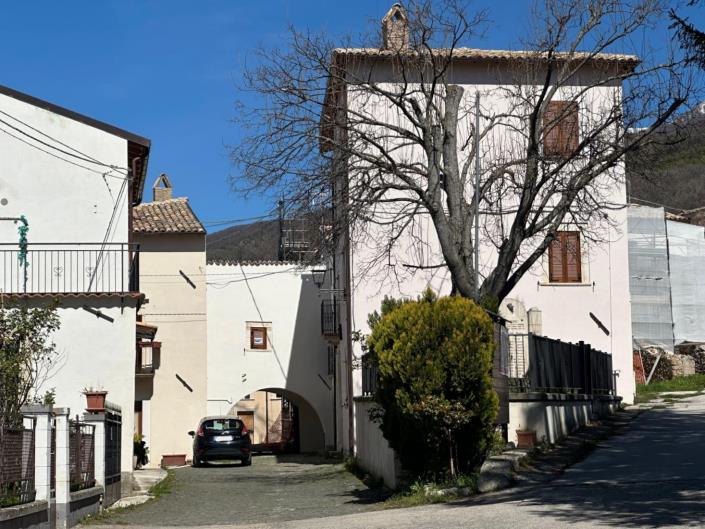 Image No.4-Propriété de 5 chambres à vendre à Villa Santa Lucia degli Abbruzzi