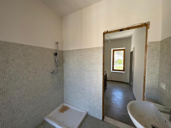 Image No.32-Propriété de 5 chambres à vendre à Villa Santa Lucia degli Abbruzzi