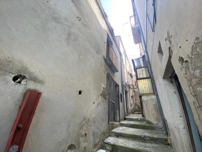 Image No.3-2 Bed Property for sale