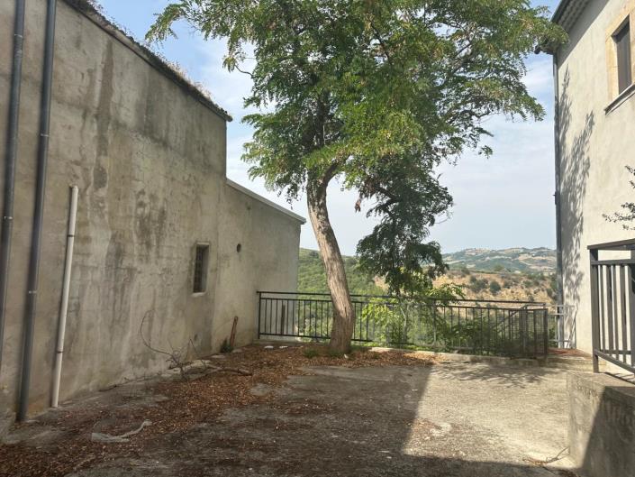 Image No.6-2 Bed Property for sale