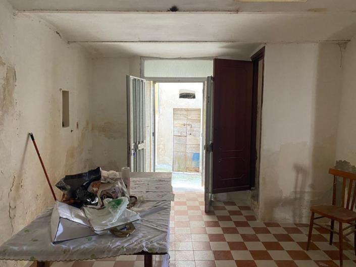 Image No.11-2 Bed Property for sale