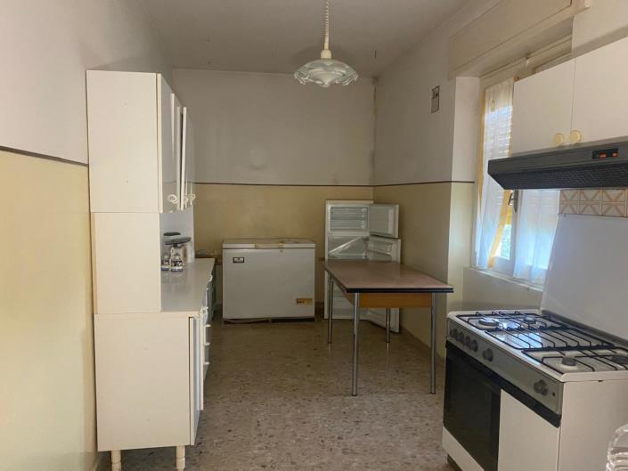 Image No.13-4 Bed Property for sale