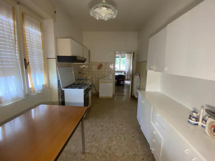 Image No.14-4 Bed Property for sale