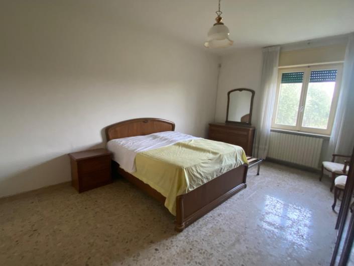 Image No.16-4 Bed Property for sale