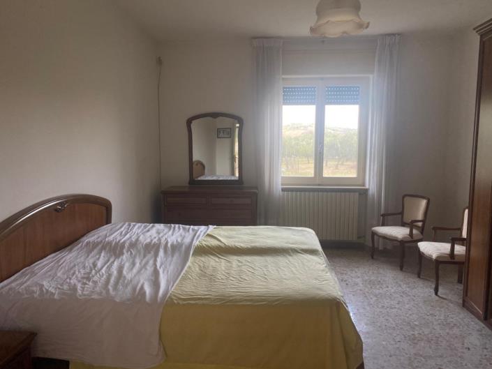 Image No.17-4 Bed Property for sale