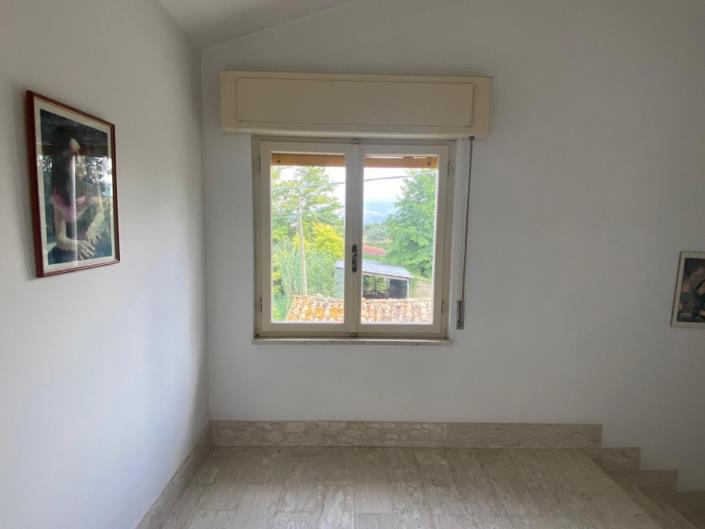 Image No.19-4 Bed Property for sale